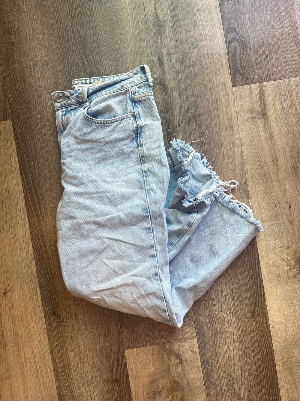 Zara Light Blue Cropped Frayed Hem Jeans